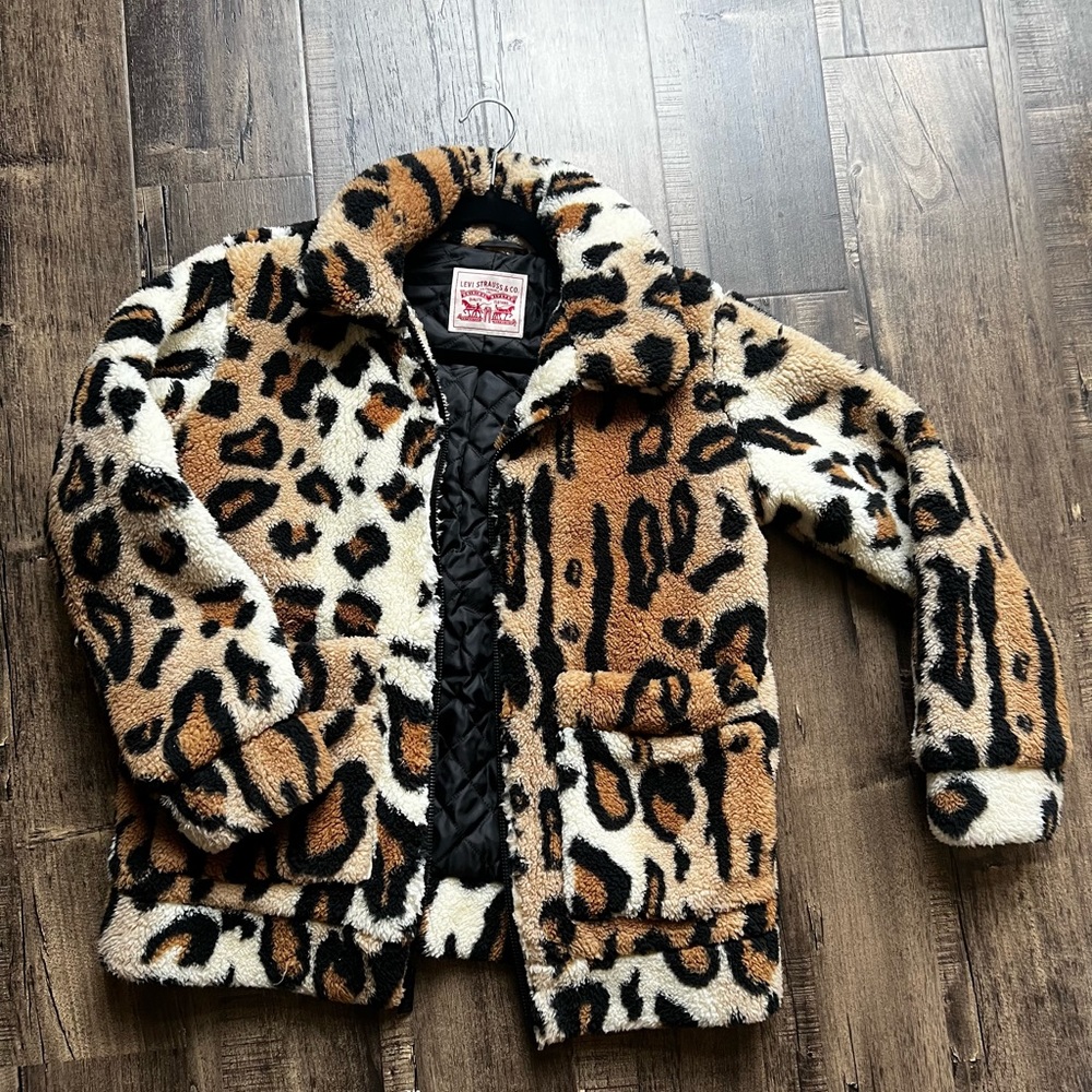 Levi’s women’s coat. New without tags. Size small